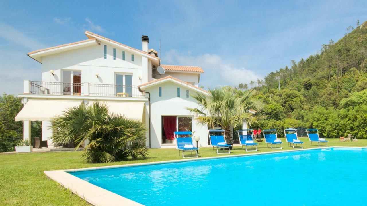 Villa Diadema Vezzi Portio Bagian luar foto